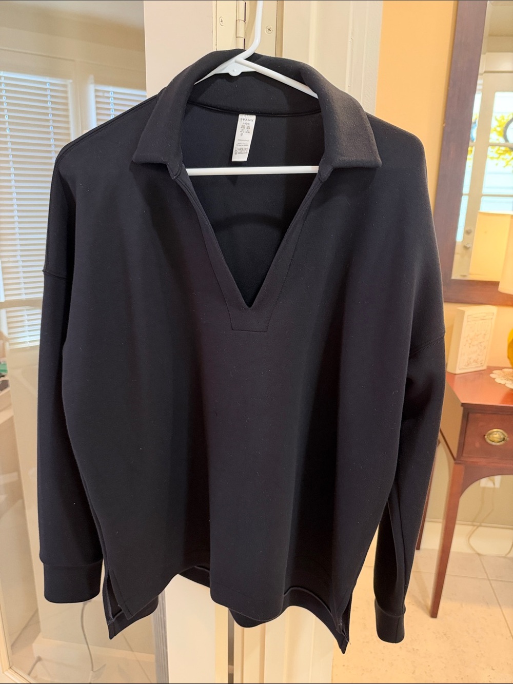 Women’s Black Pullover Collar Sweater